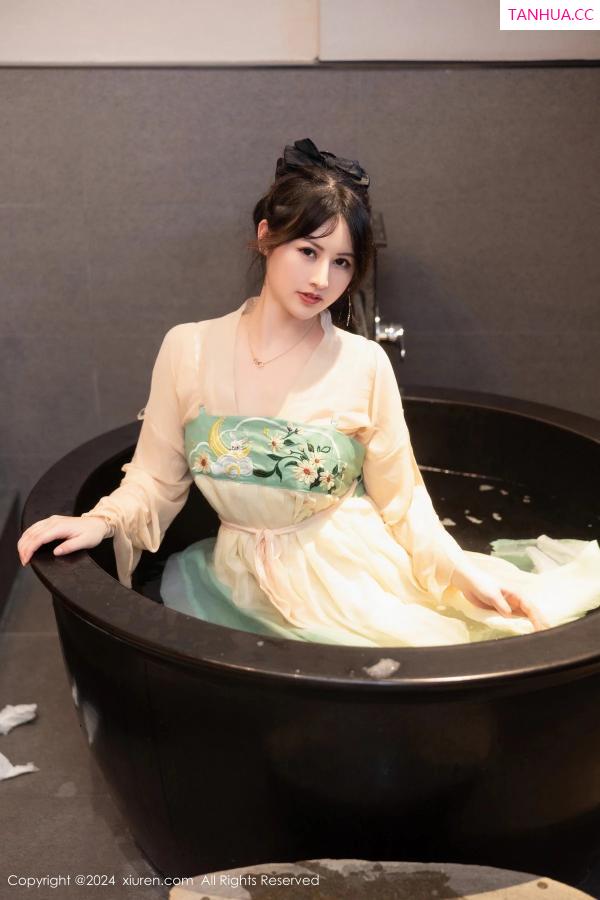 陈诗诗 诗诗 [XiuRen]高清写真图 2024.02.22 No.8128 诗诗kiki 性感美臀第25张图片